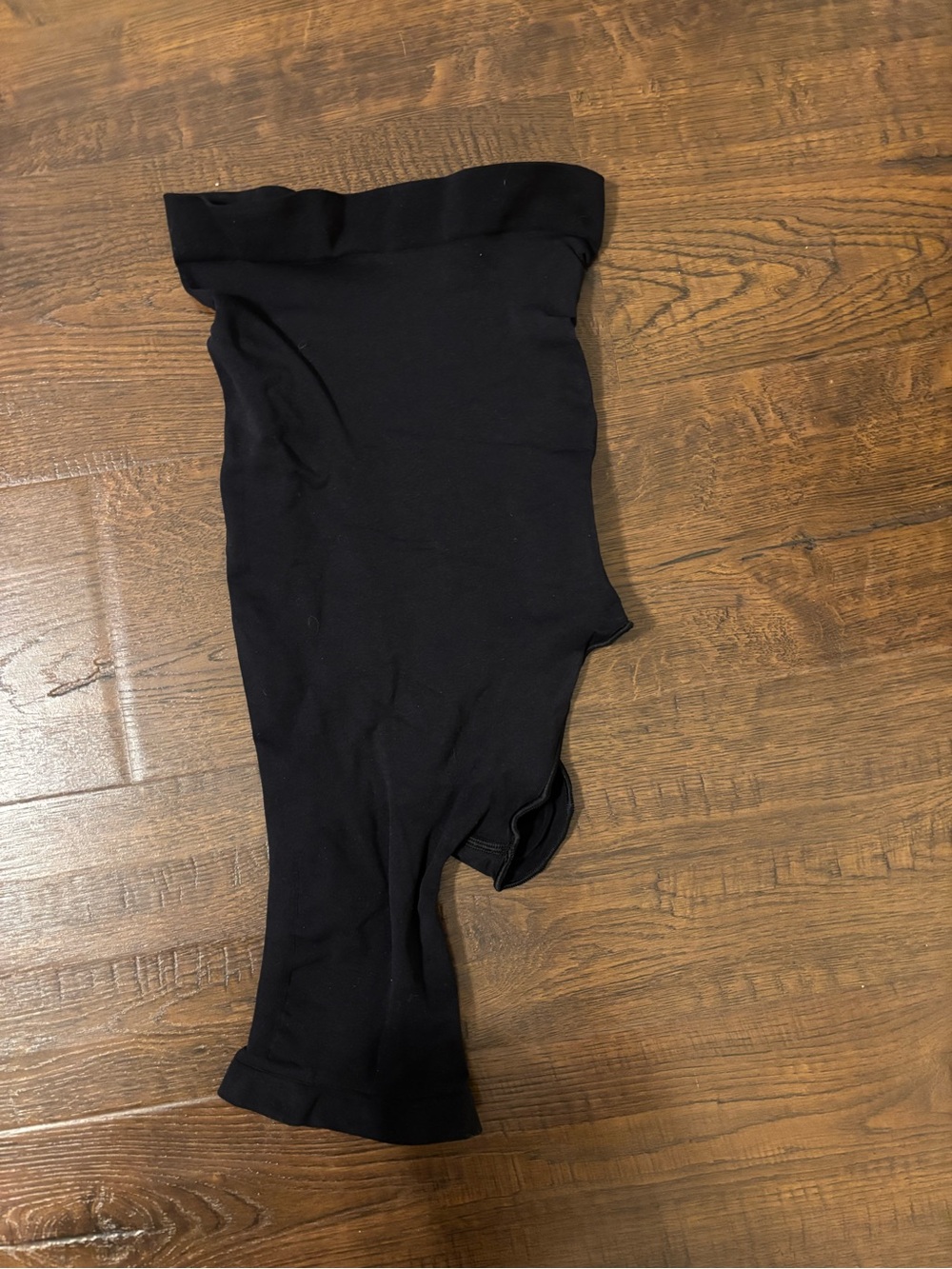 SKIMS Left Leg Solution Short - Onyx - Picture 5 of 8